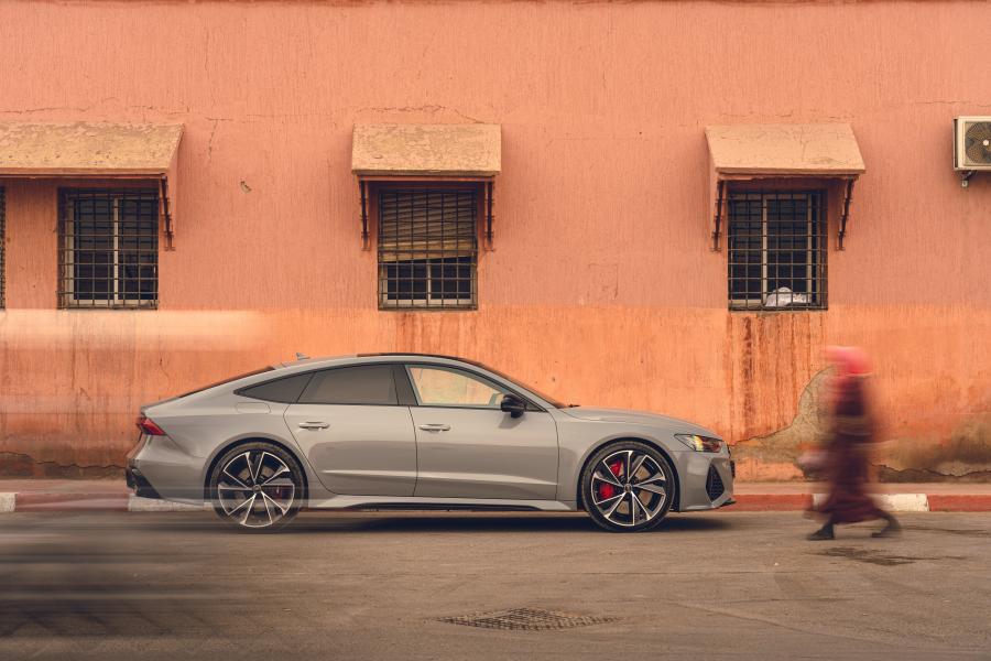  Audi RS7 Sportback 2020 года  (UK) (фото 5 из 8)